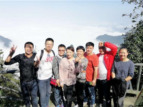 维多利亚老品牌vic集团2016年度先进员工张家界之旅