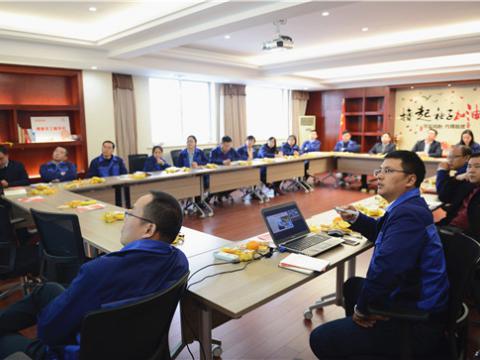 深学细悟转达头脑实力 ——维多利亚老品牌vic集团党总支开展学习十九大精神 